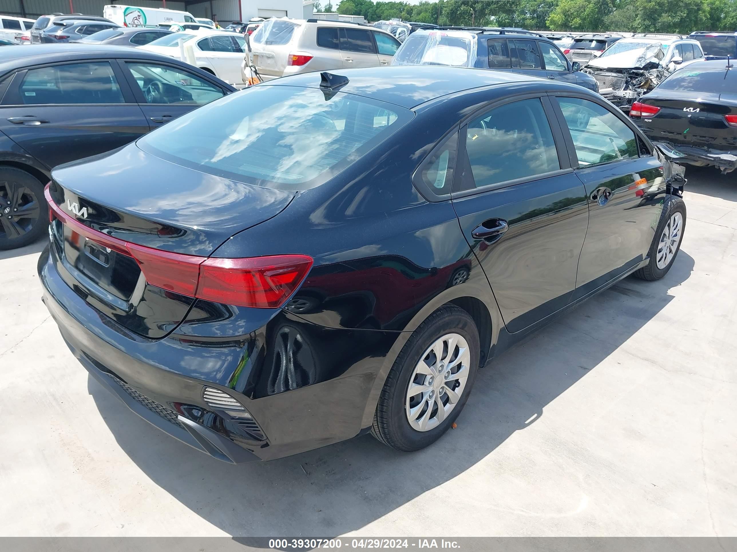 Photo 3 VIN: 3KPF24AD2RE695213 - KIA FORTE 