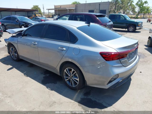 Photo 2 VIN: 3KPF24AD2RE703858 - KIA FORTE 