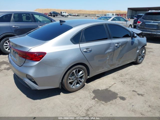 Photo 3 VIN: 3KPF24AD2RE703858 - KIA FORTE 