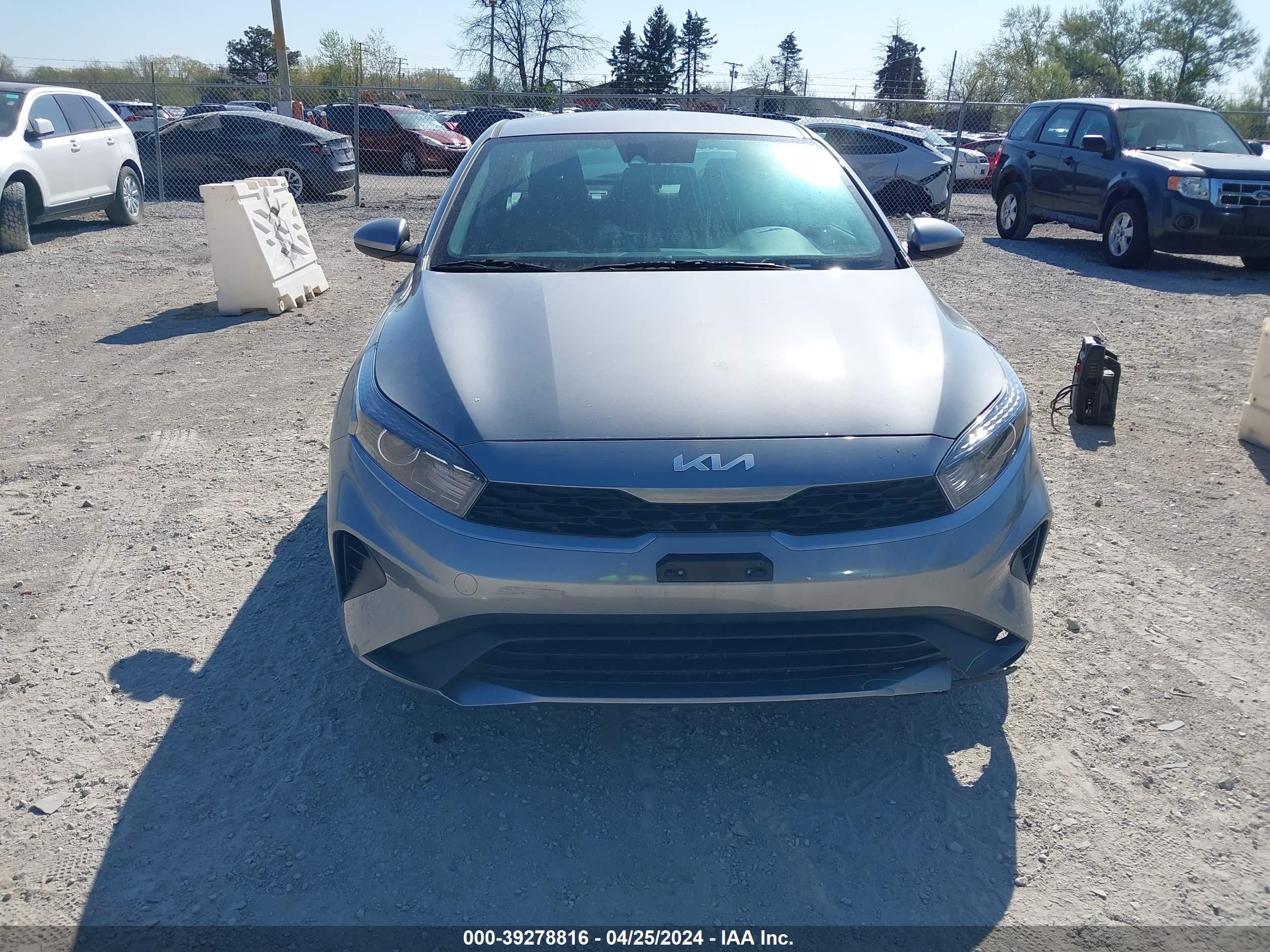 Photo 11 VIN: 3KPF24AD2RE725892 - KIA FORTE 