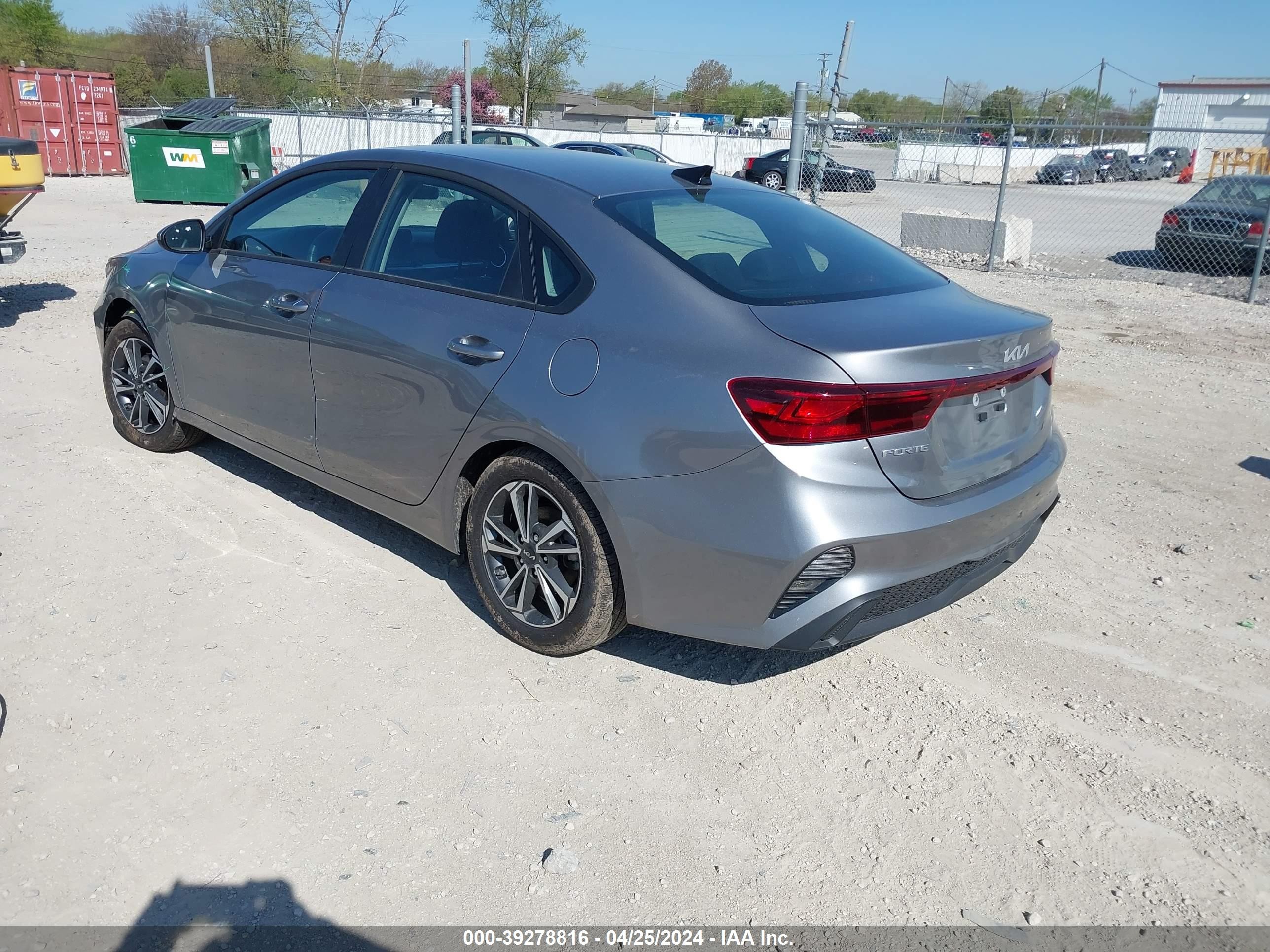 Photo 2 VIN: 3KPF24AD2RE725892 - KIA FORTE 