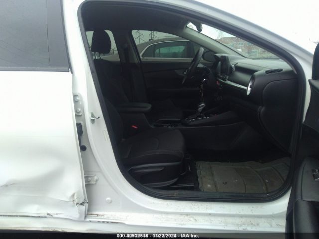 Photo 4 VIN: 3KPF24AD3KE113013 - KIA FORTE 