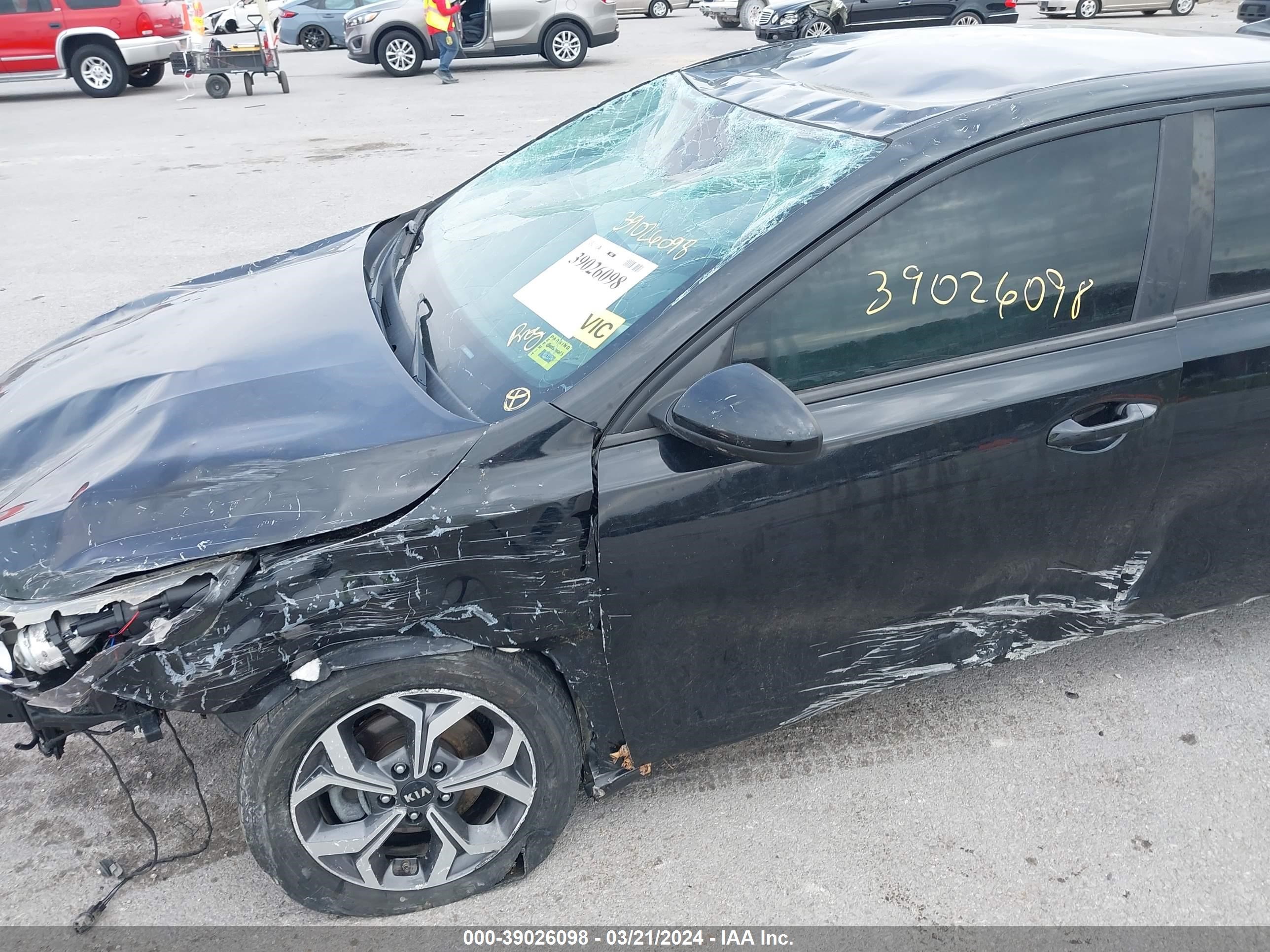 Photo 5 VIN: 3KPF24AD3KE120723 - KIA FORTE 