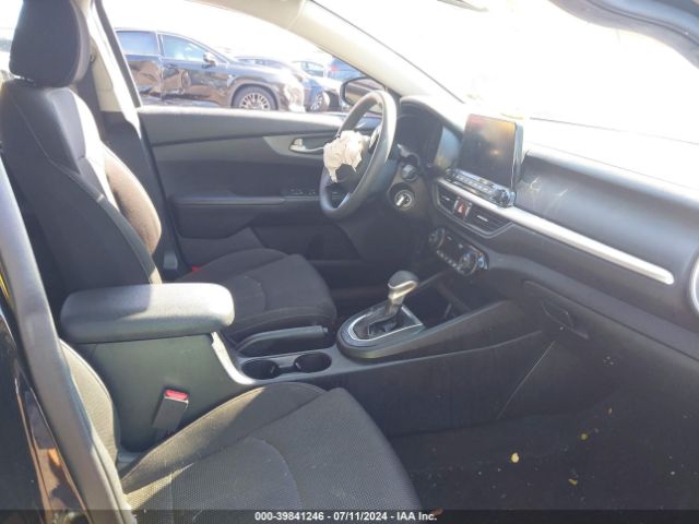 Photo 4 VIN: 3KPF24AD3KE124710 - KIA FORTE 