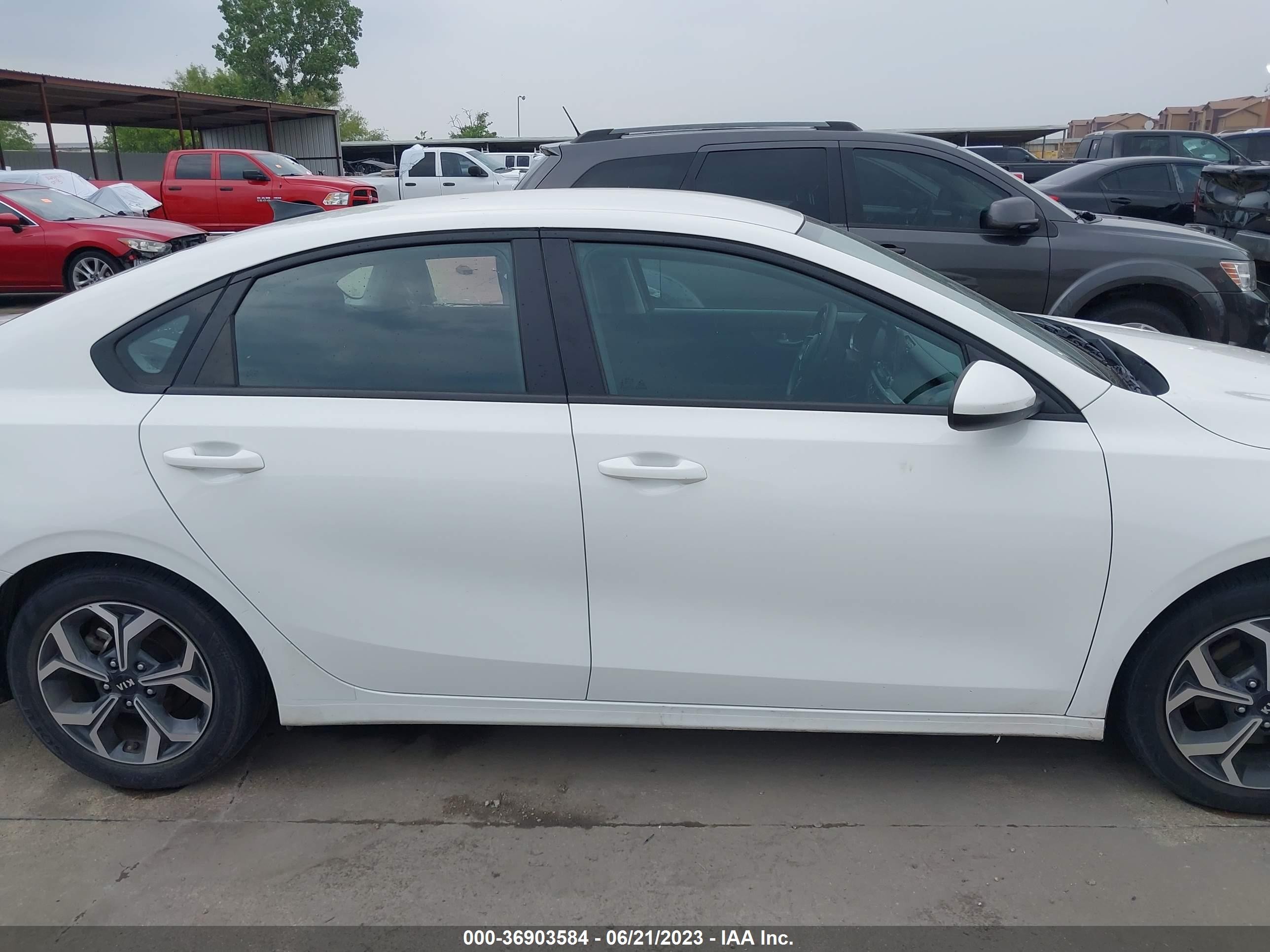 Photo 12 VIN: 3KPF24AD3LE176128 - KIA FORTE 