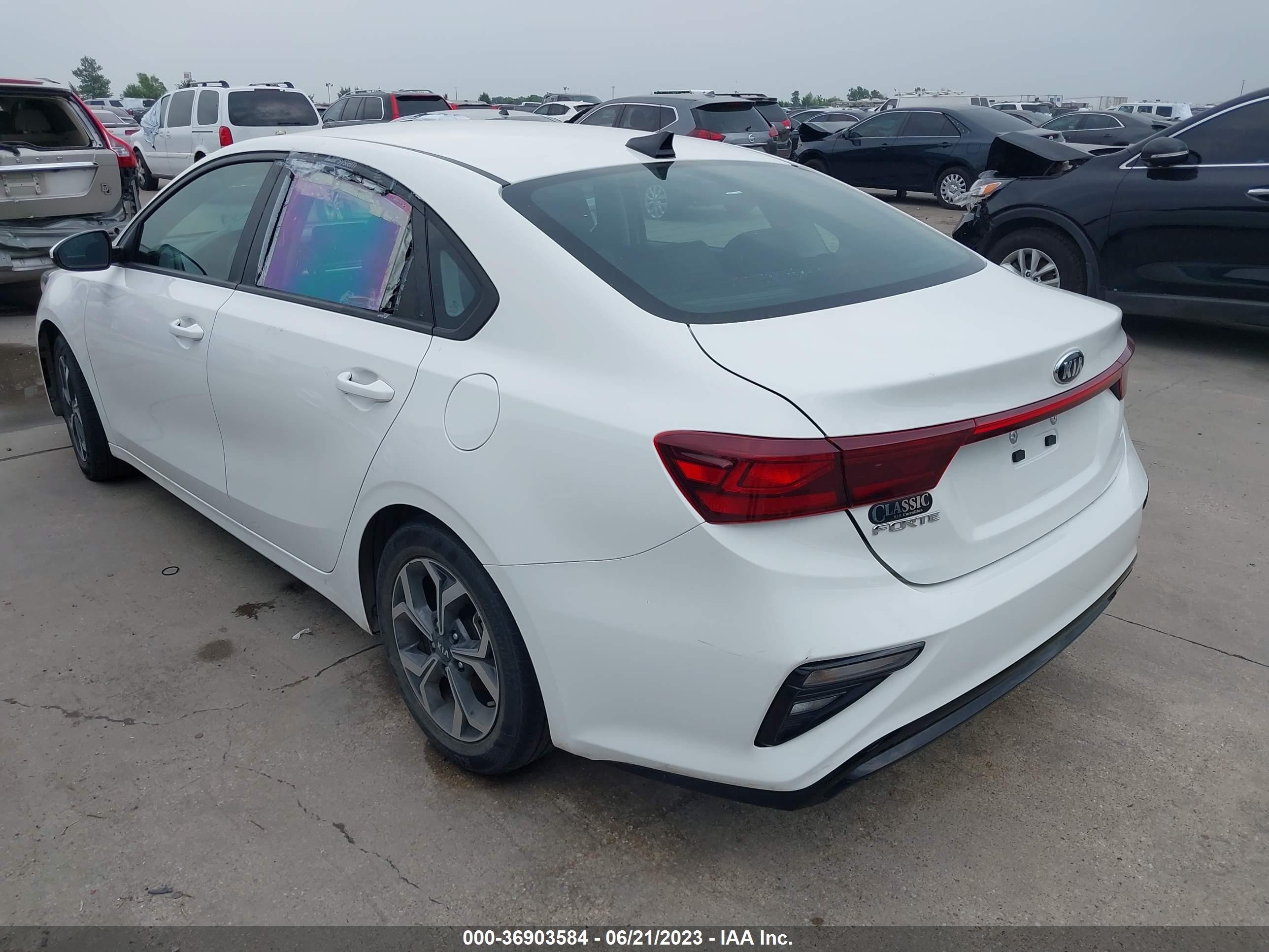 Photo 2 VIN: 3KPF24AD3LE176128 - KIA FORTE 