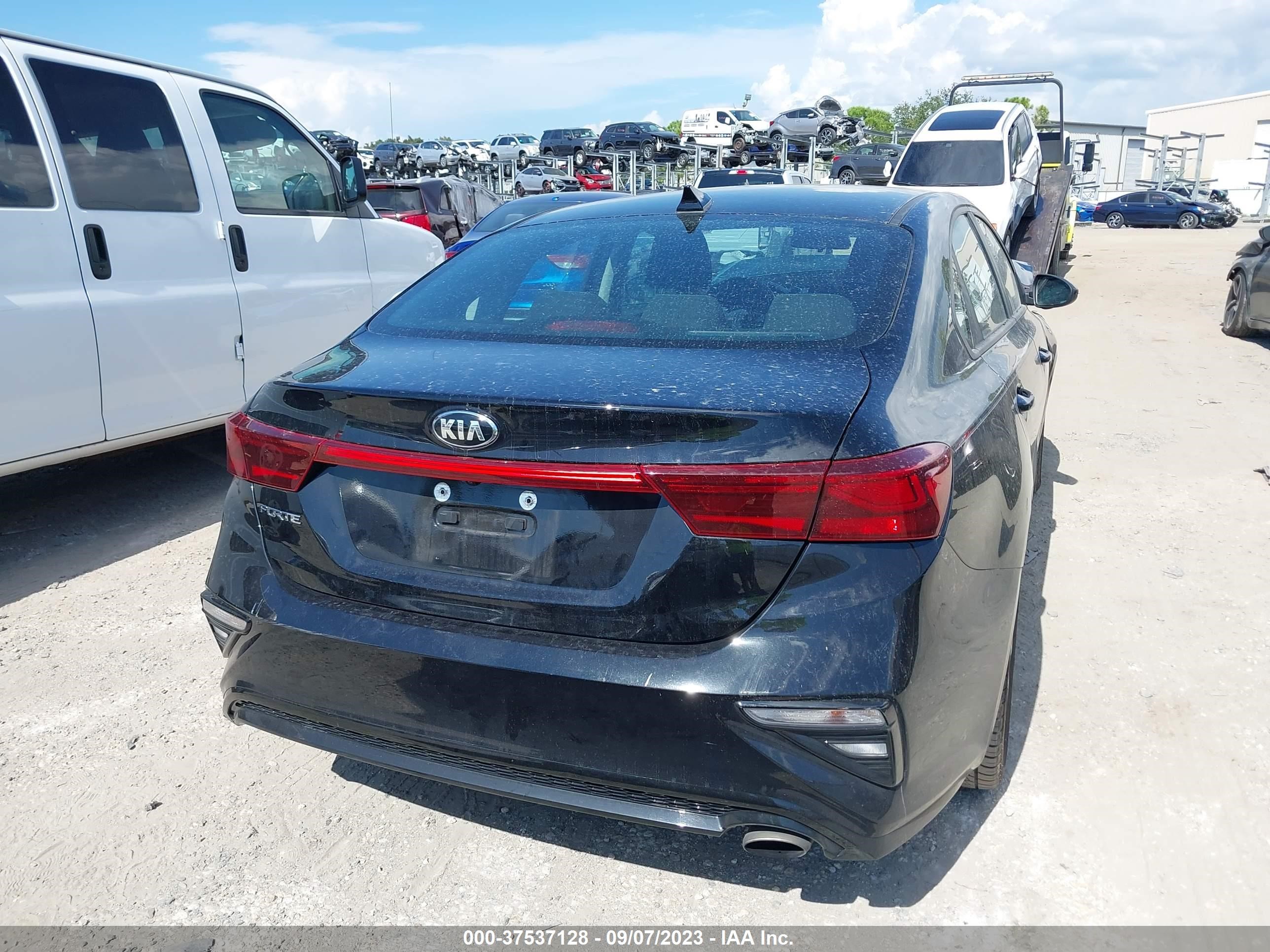 Photo 15 VIN: 3KPF24AD3LE239499 - KIA FORTE 