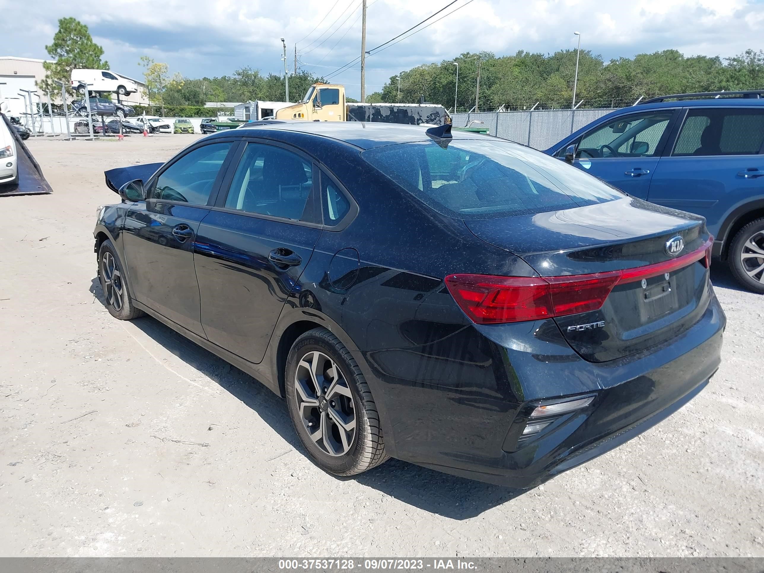 Photo 2 VIN: 3KPF24AD3LE239499 - KIA FORTE 