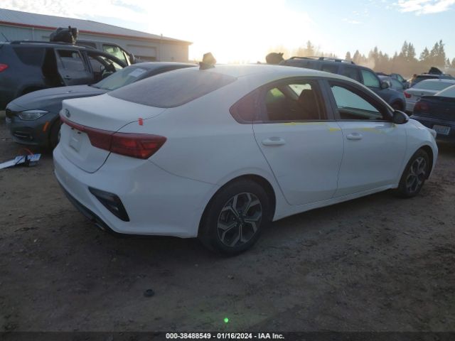 Photo 3 VIN: 3KPF24AD3ME268146 - KIA FORTE 