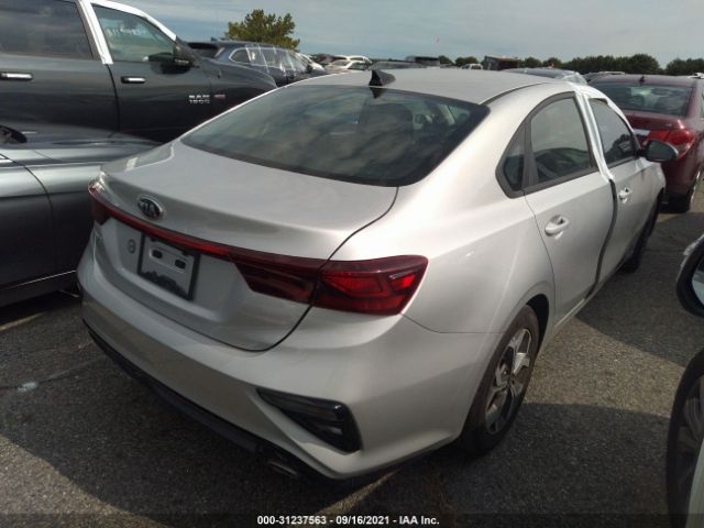 Photo 3 VIN: 3KPF24AD3ME286601 - KIA FORTE 