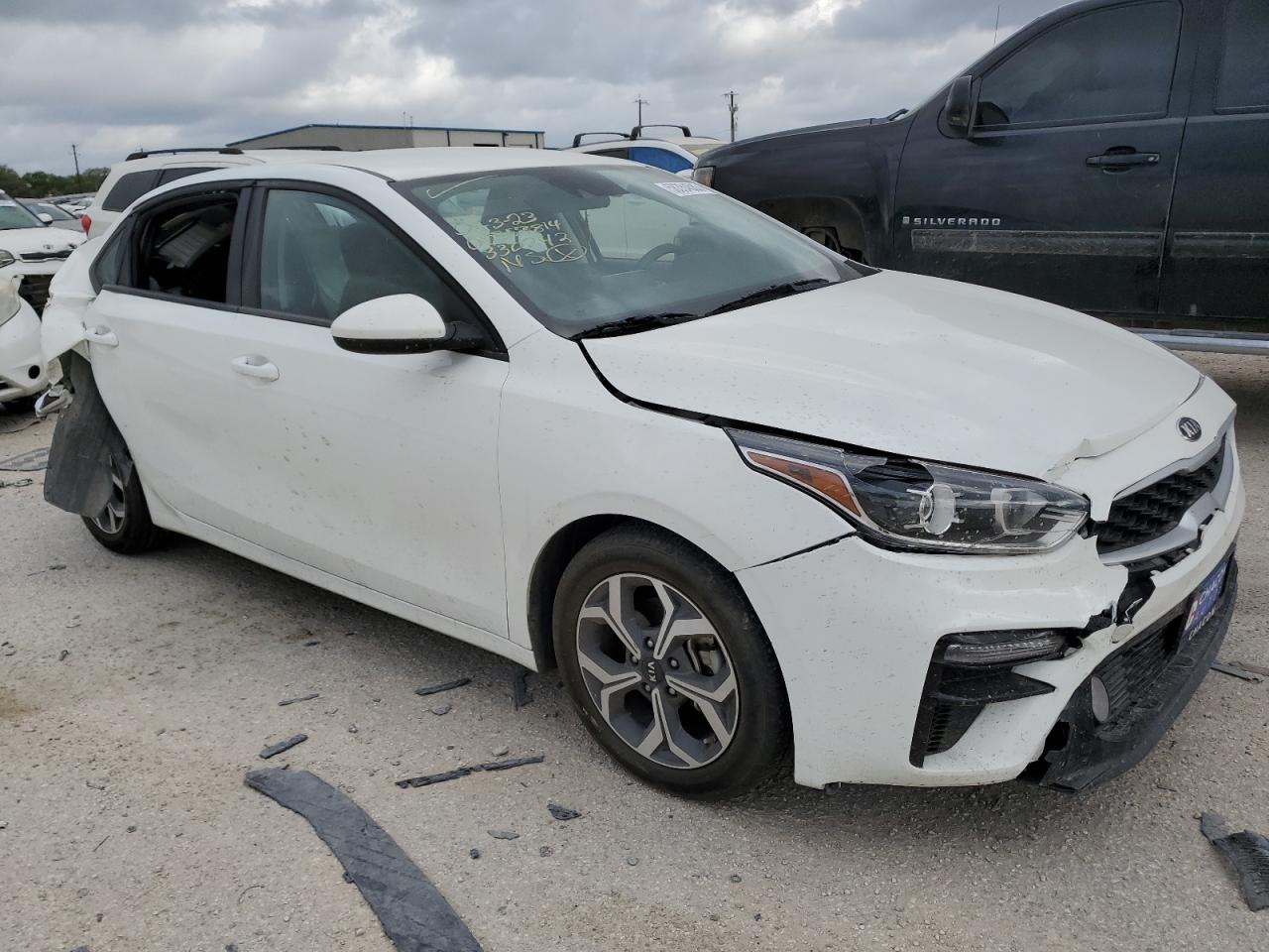 Photo 3 VIN: 3KPF24AD3ME330242 - KIA FORTE 