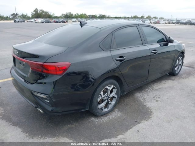 Photo 3 VIN: 3KPF24AD3ME338308 - KIA FORTE 