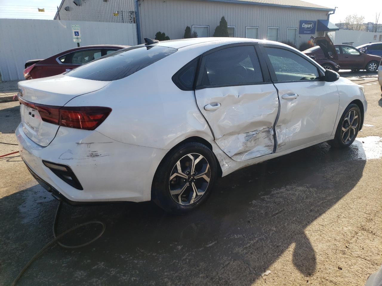 Photo 2 VIN: 3KPF24AD3ME347378 - KIA FORTE 