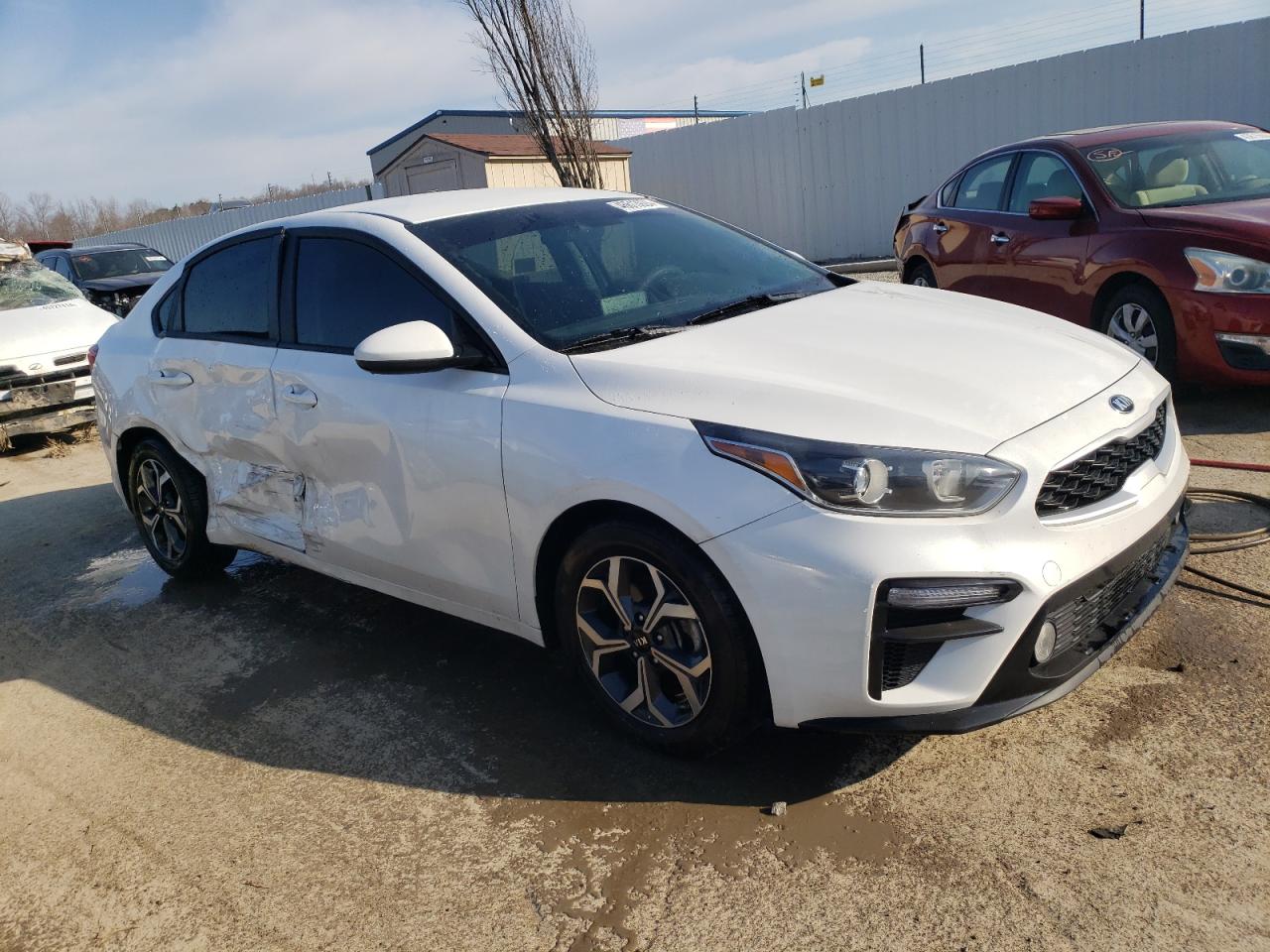 Photo 3 VIN: 3KPF24AD3ME347378 - KIA FORTE 