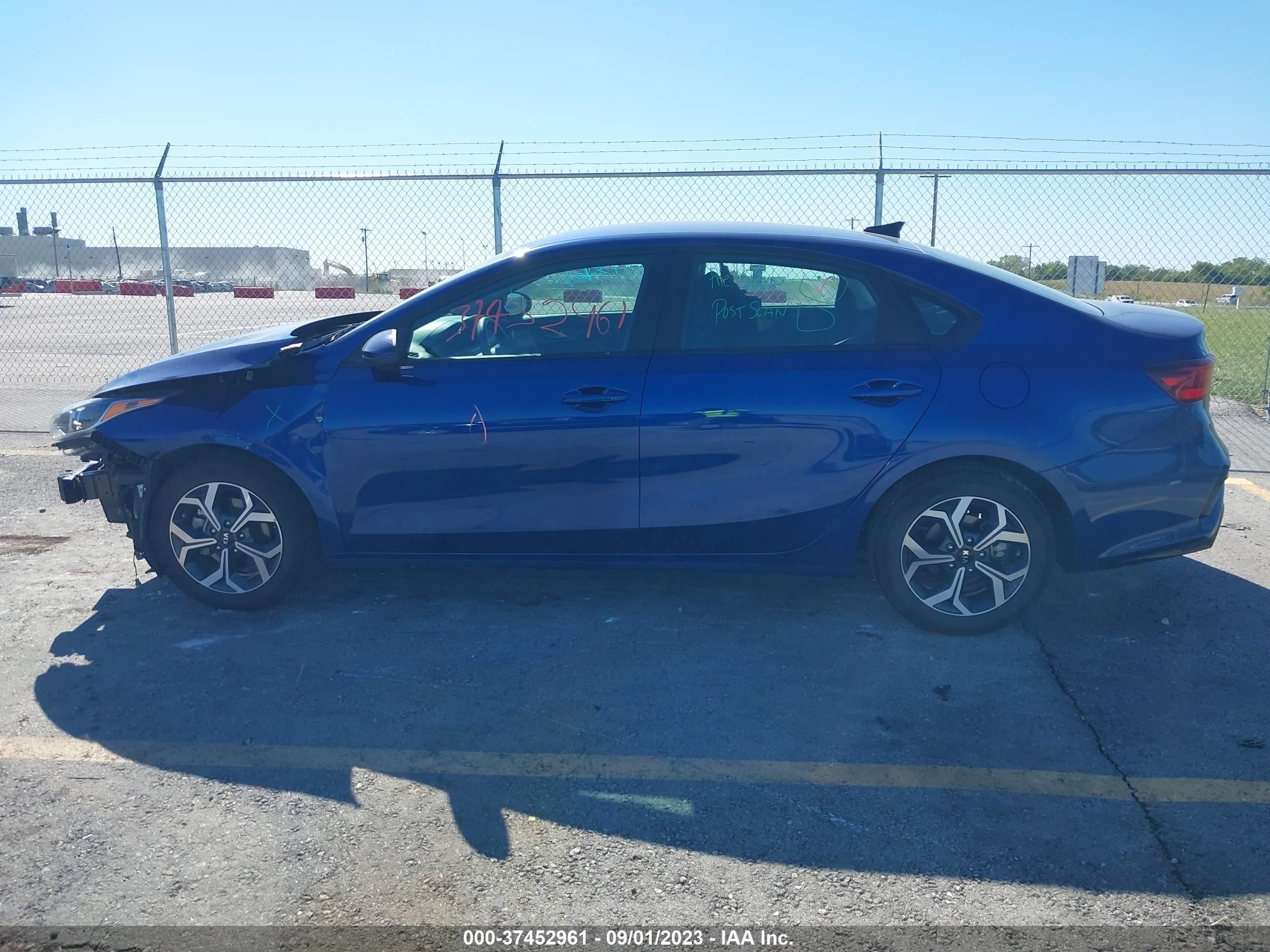 Photo 14 VIN: 3KPF24AD3ME354590 - KIA FORTE 