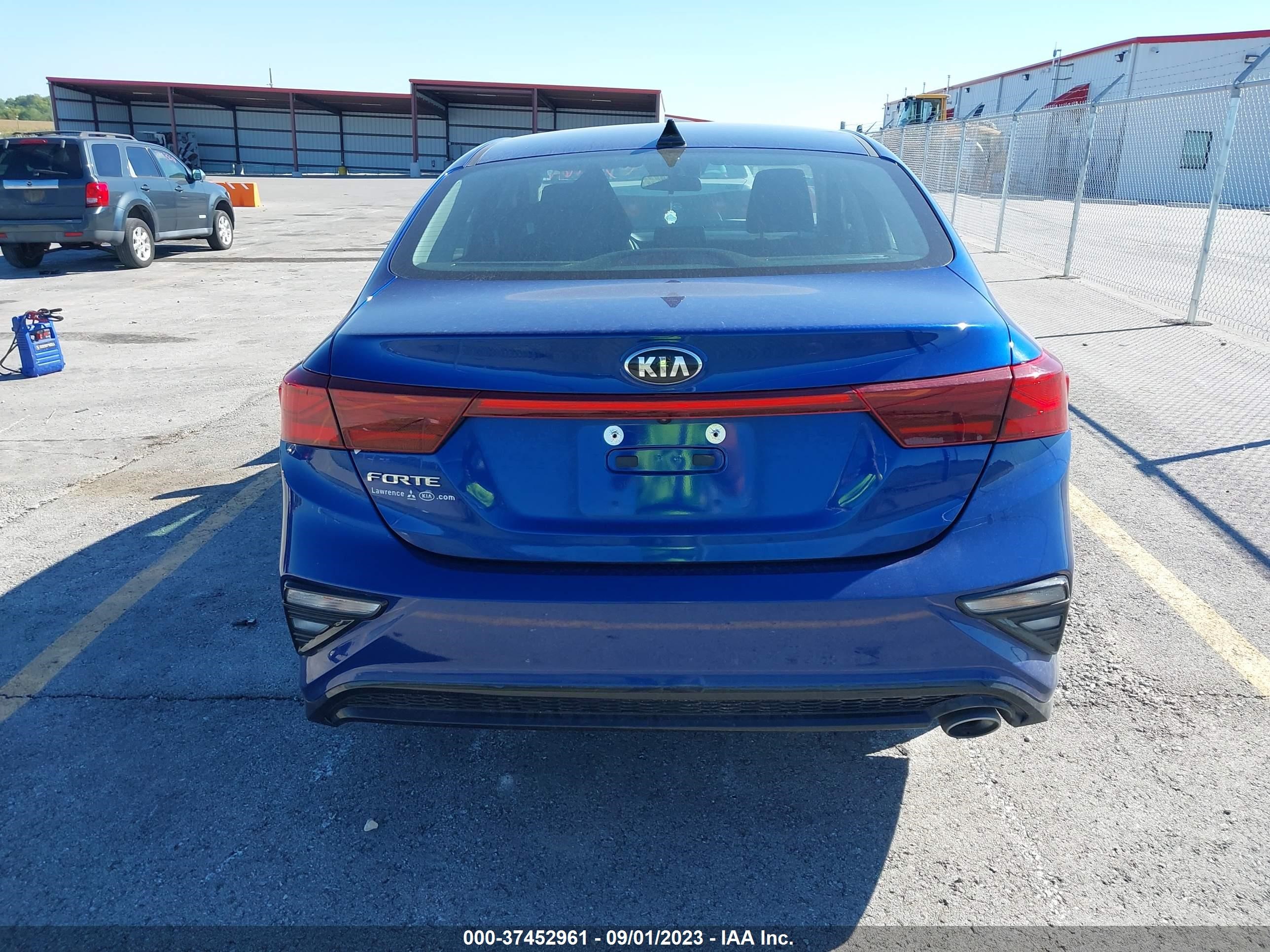 Photo 16 VIN: 3KPF24AD3ME354590 - KIA FORTE 