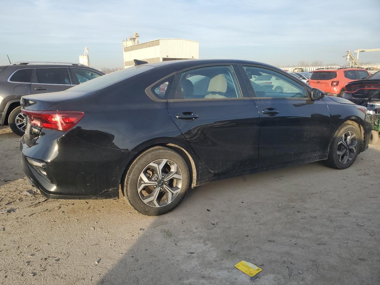 Photo 2 VIN: 3KPF24AD3ME378579 - KIA FORTE 