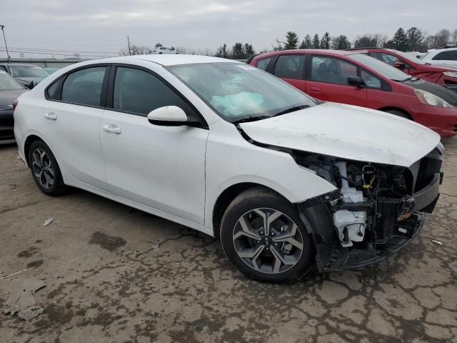 Photo 3 VIN: 3KPF24AD3ME387167 - KIA FORTE FE 