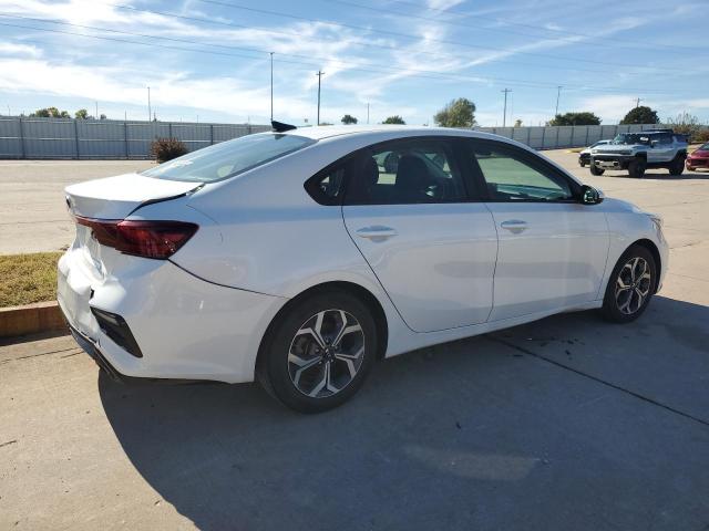 Photo 2 VIN: 3KPF24AD3ME410611 - KIA FORTE FE 