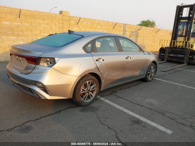 Photo 3 VIN: 3KPF24AD3NE475881 - KIA FORTE 