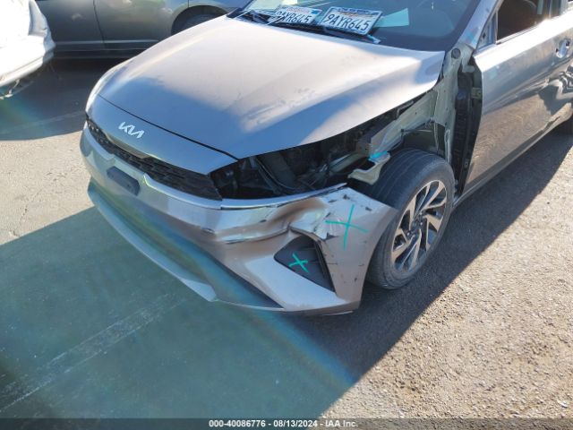 Photo 5 VIN: 3KPF24AD3NE475881 - KIA FORTE 