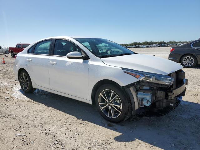 Photo 3 VIN: 3KPF24AD3NE487786 - KIA FORTE FE 