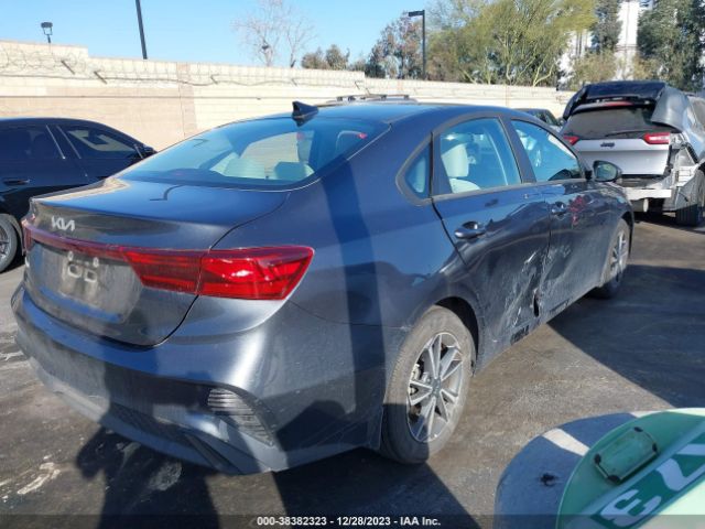 Photo 3 VIN: 3KPF24AD3NE490347 - KIA FORTE 