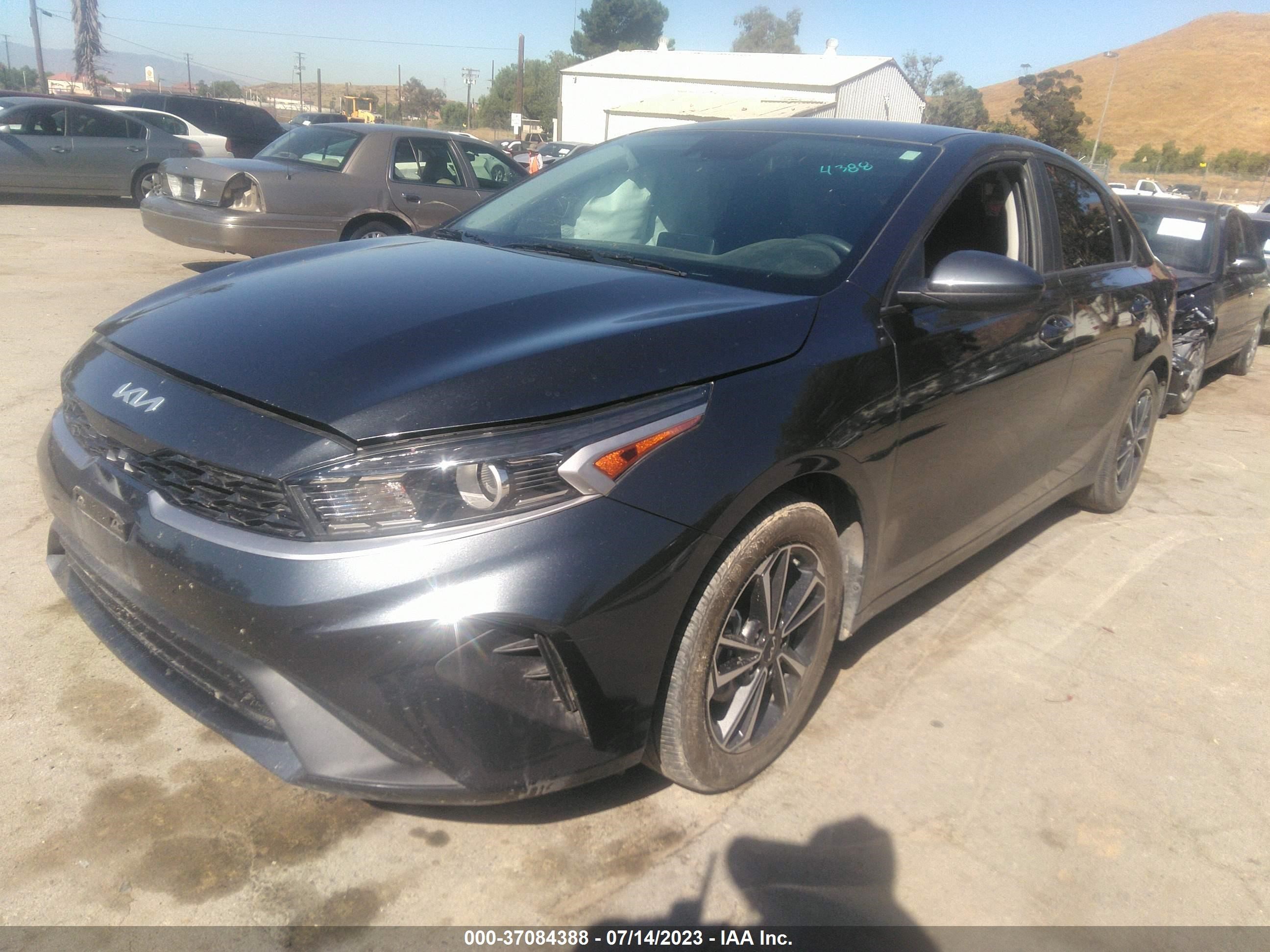 Photo 1 VIN: 3KPF24AD3PE505903 - KIA FORTE 