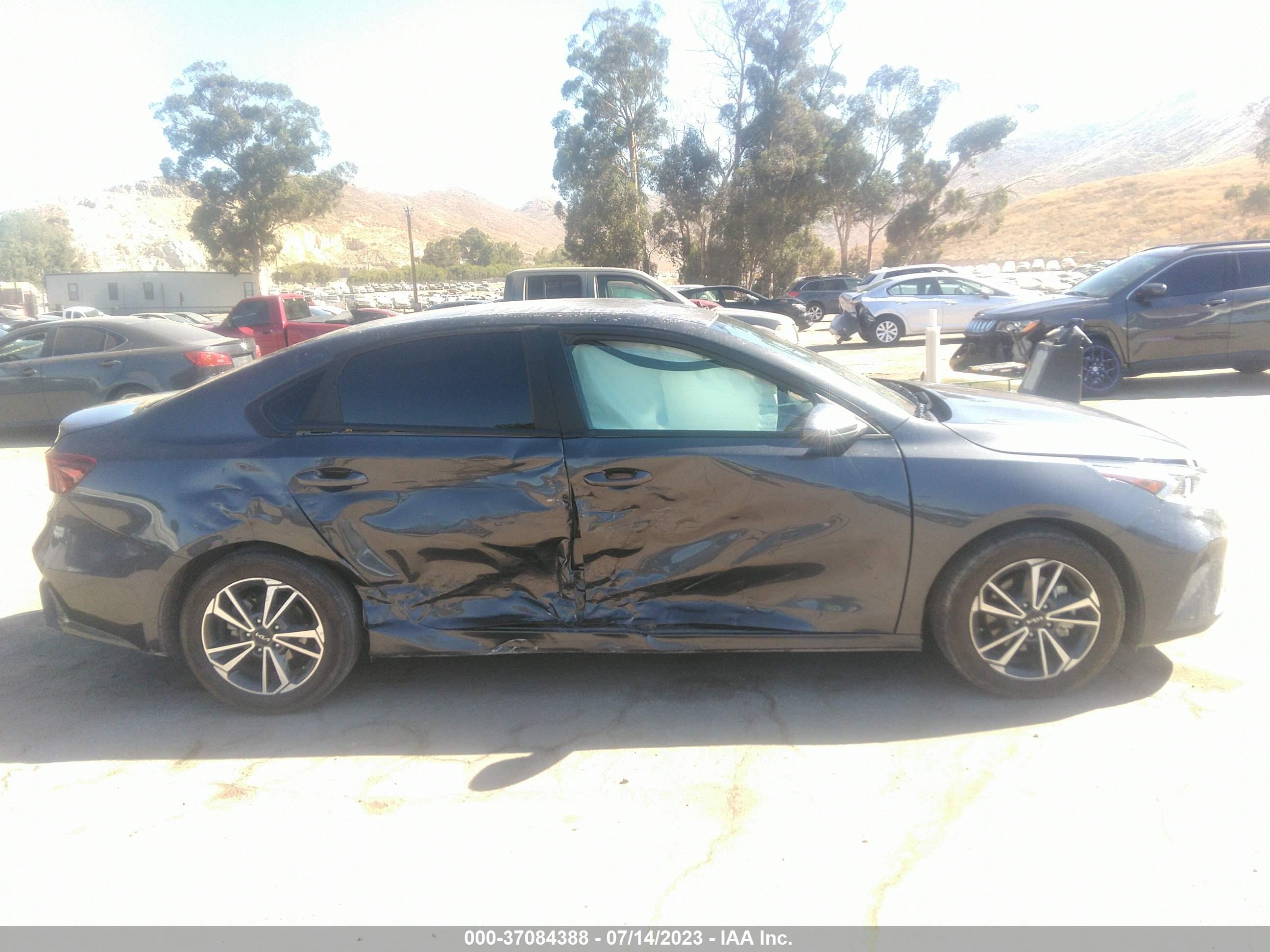 Photo 12 VIN: 3KPF24AD3PE505903 - KIA FORTE 