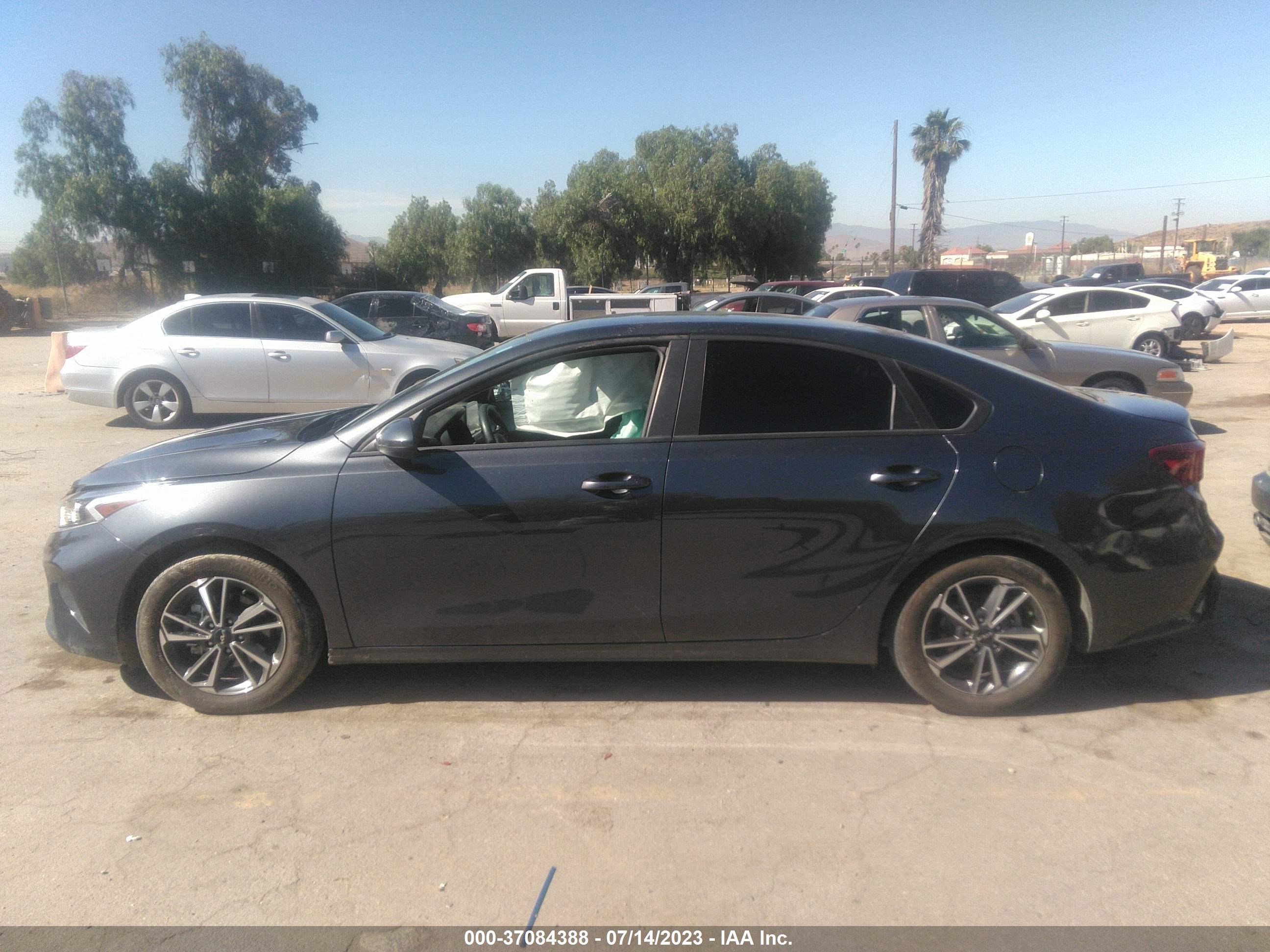 Photo 13 VIN: 3KPF24AD3PE505903 - KIA FORTE 