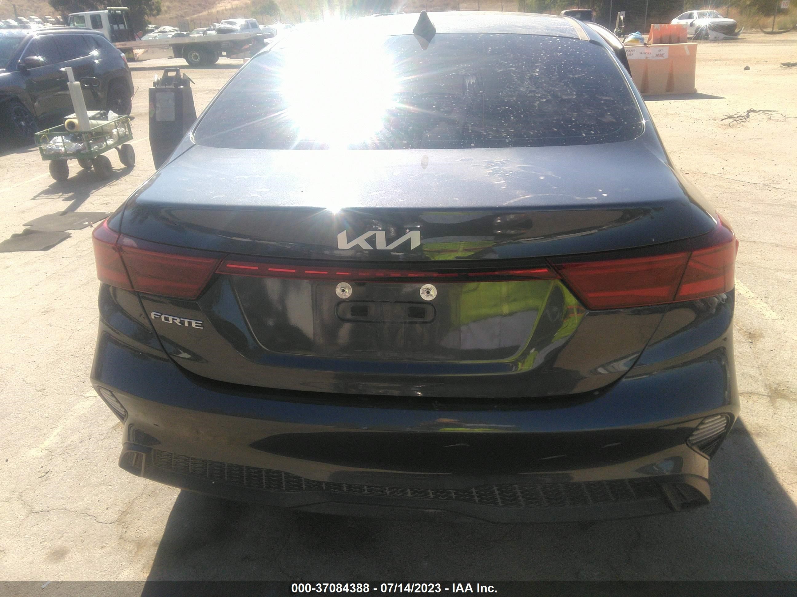 Photo 15 VIN: 3KPF24AD3PE505903 - KIA FORTE 