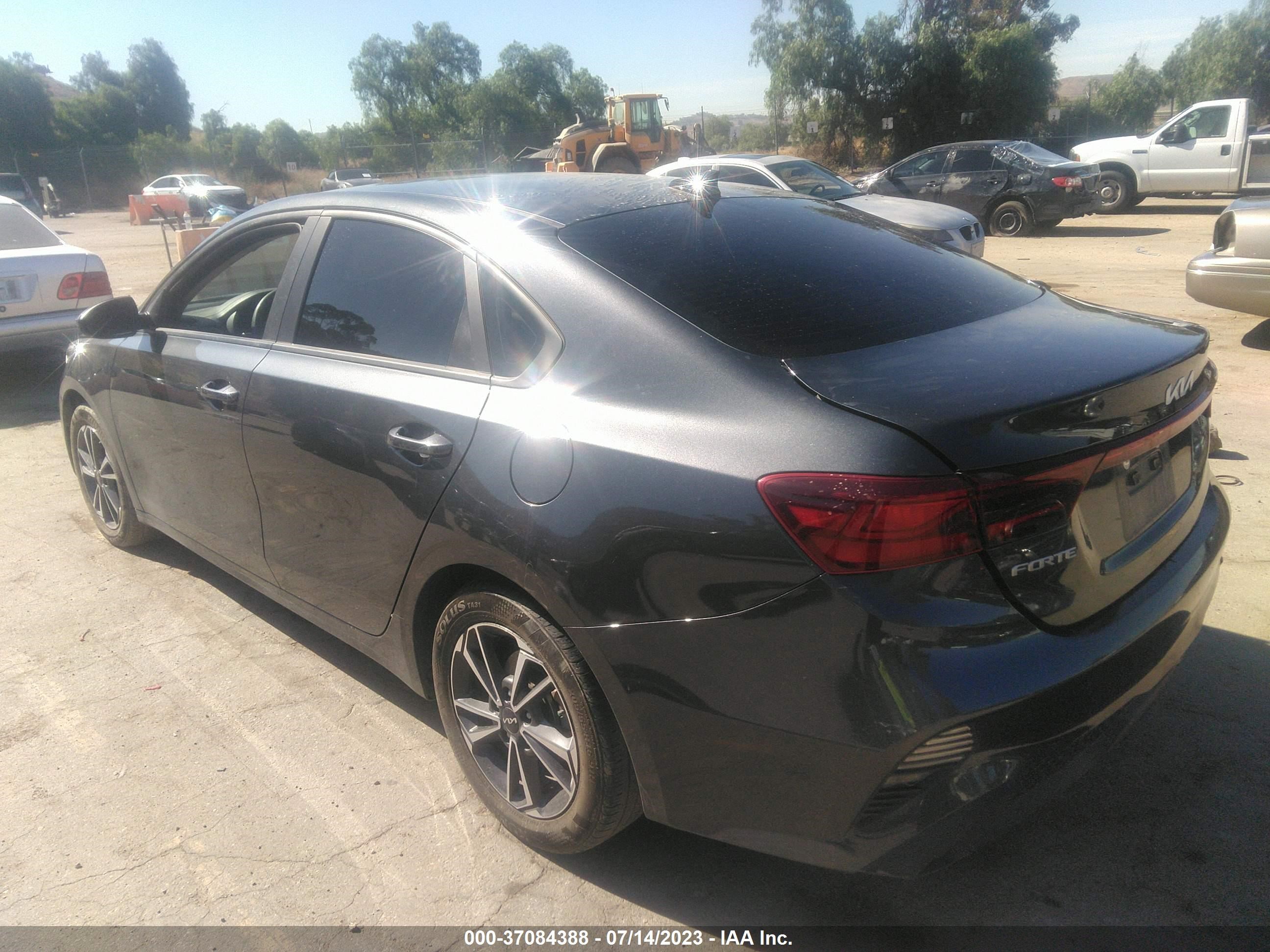 Photo 2 VIN: 3KPF24AD3PE505903 - KIA FORTE 