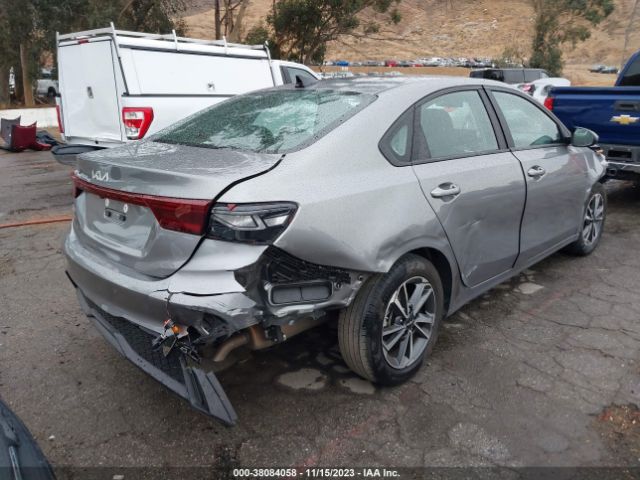 Photo 3 VIN: 3KPF24AD3PE520241 - KIA FORTE 