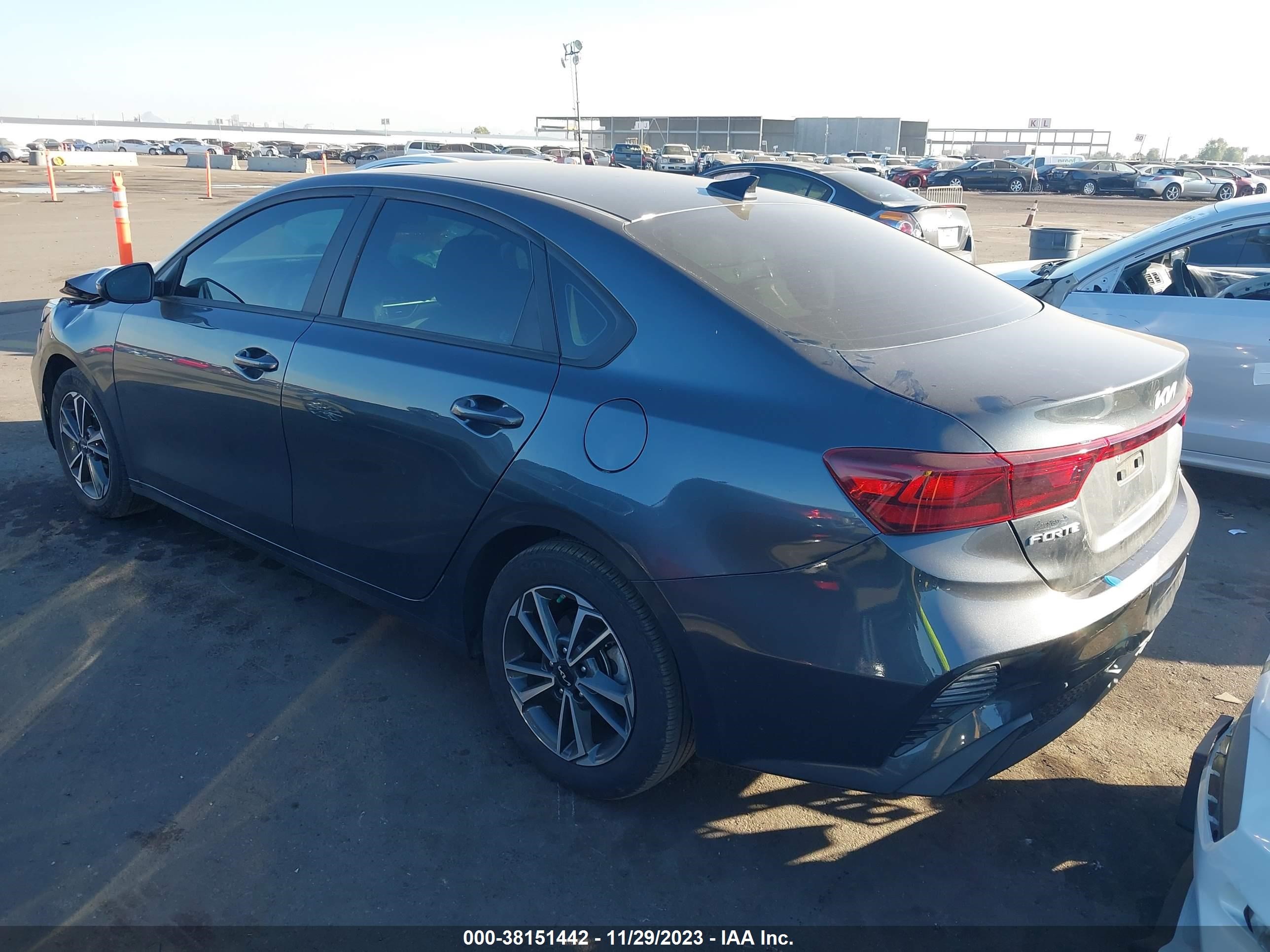 Photo 2 VIN: 3KPF24AD3PE579970 - KIA FORTE 