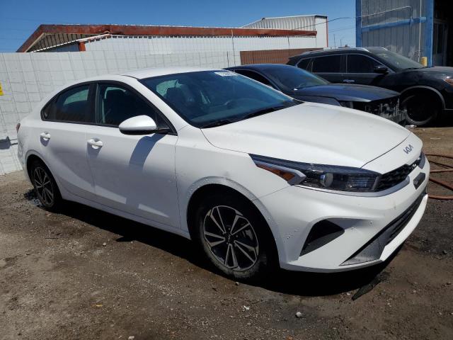 Photo 3 VIN: 3KPF24AD3PE609310 - KIA FORTE LX 