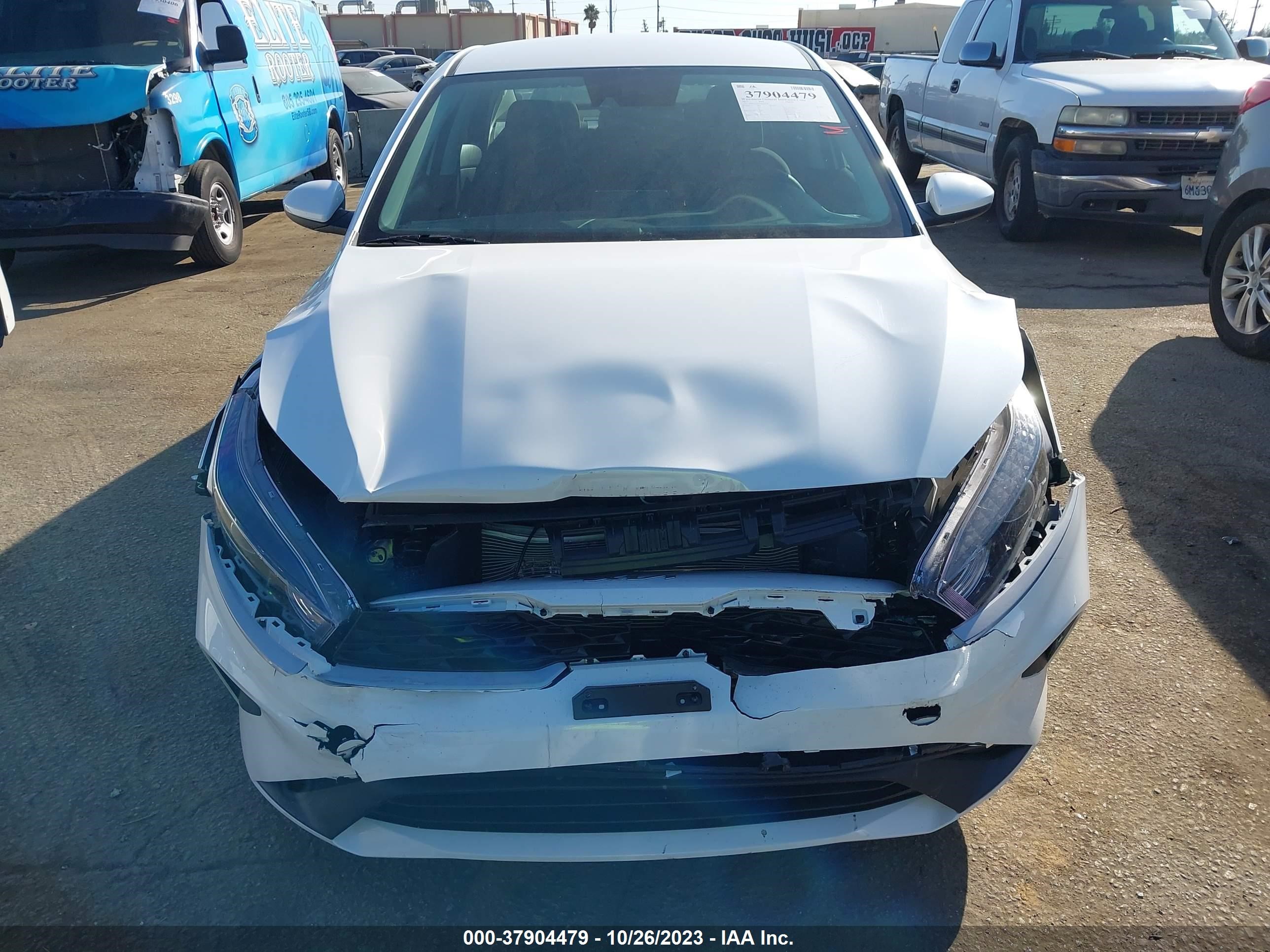 Photo 11 VIN: 3KPF24AD3PE630478 - KIA FORTE 