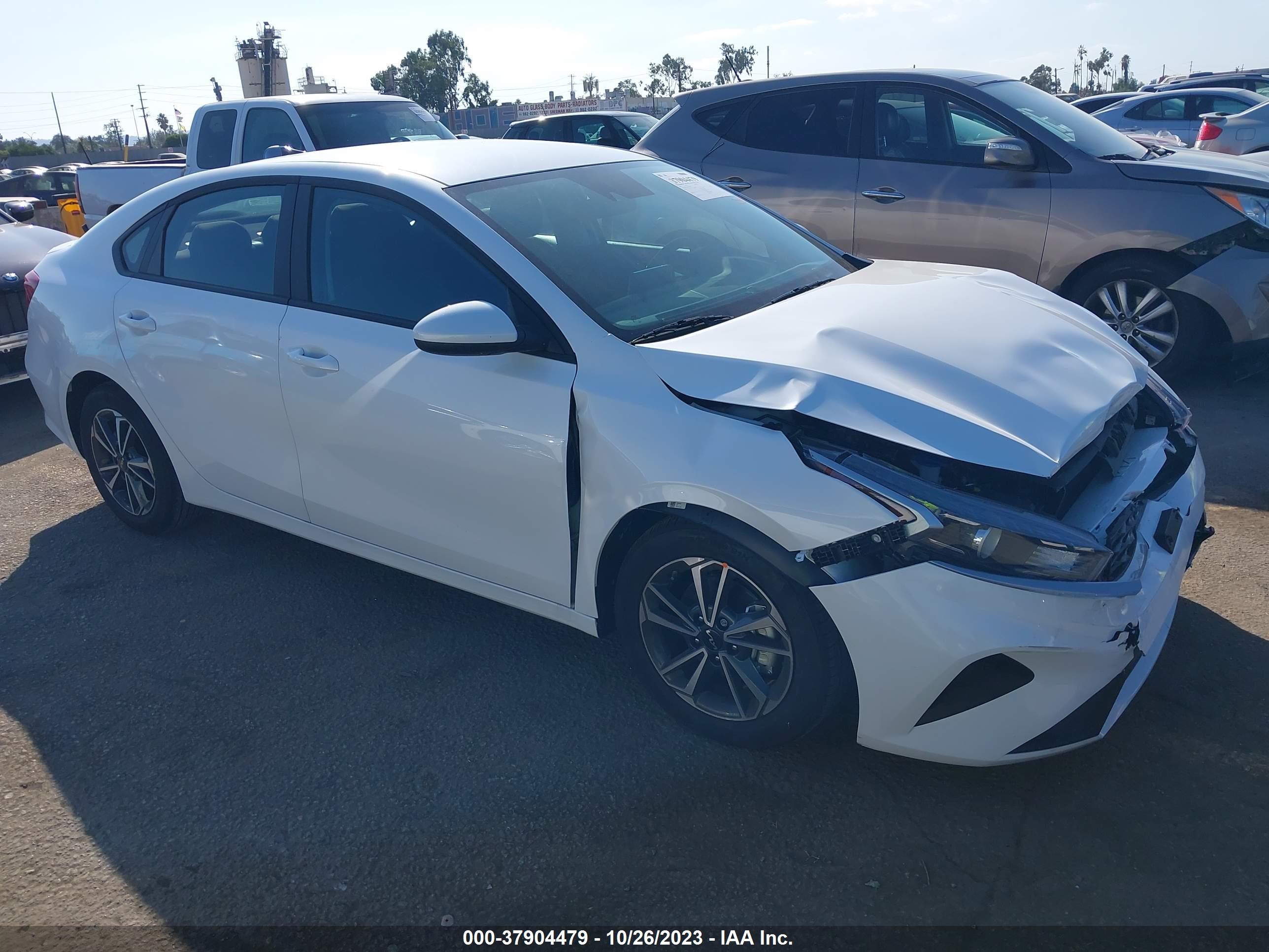 Photo 12 VIN: 3KPF24AD3PE630478 - KIA FORTE 