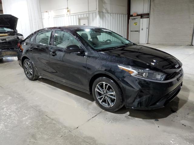 Photo 3 VIN: 3KPF24AD3PE657793 - KIA FORTE LX 