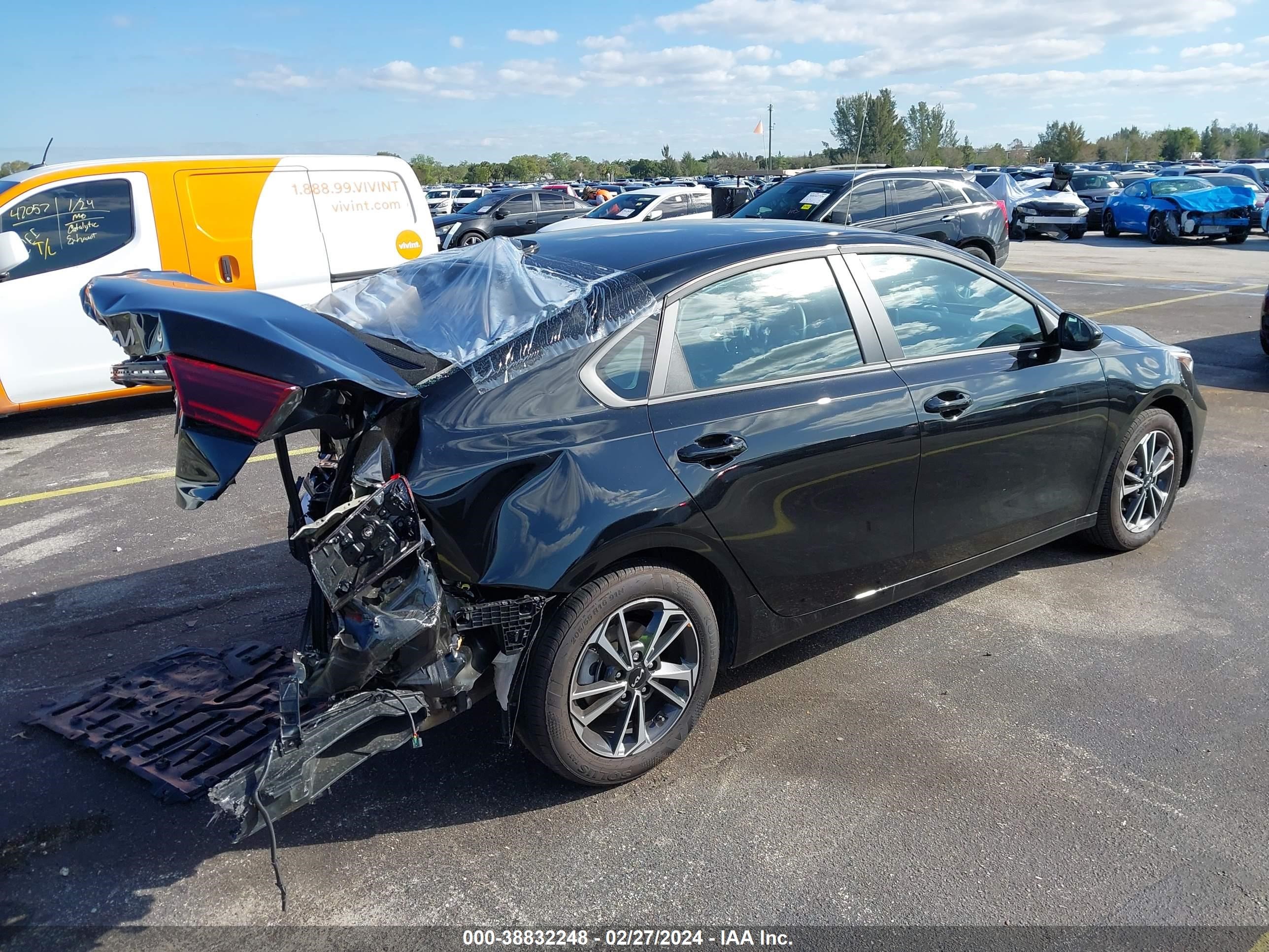 Photo 3 VIN: 3KPF24AD3RE718062 - KIA FORTE 