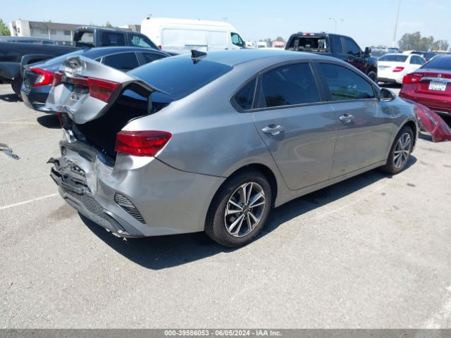 Photo 3 VIN: 3KPF24AD3RE759887 - KIA FORTE 