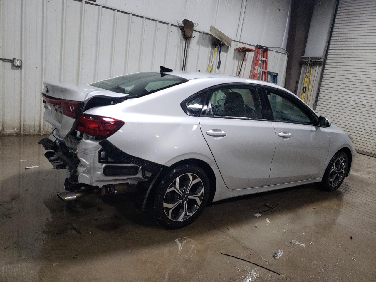 Photo 2 VIN: 3KPF24AD4KE080863 - KIA FORTE 