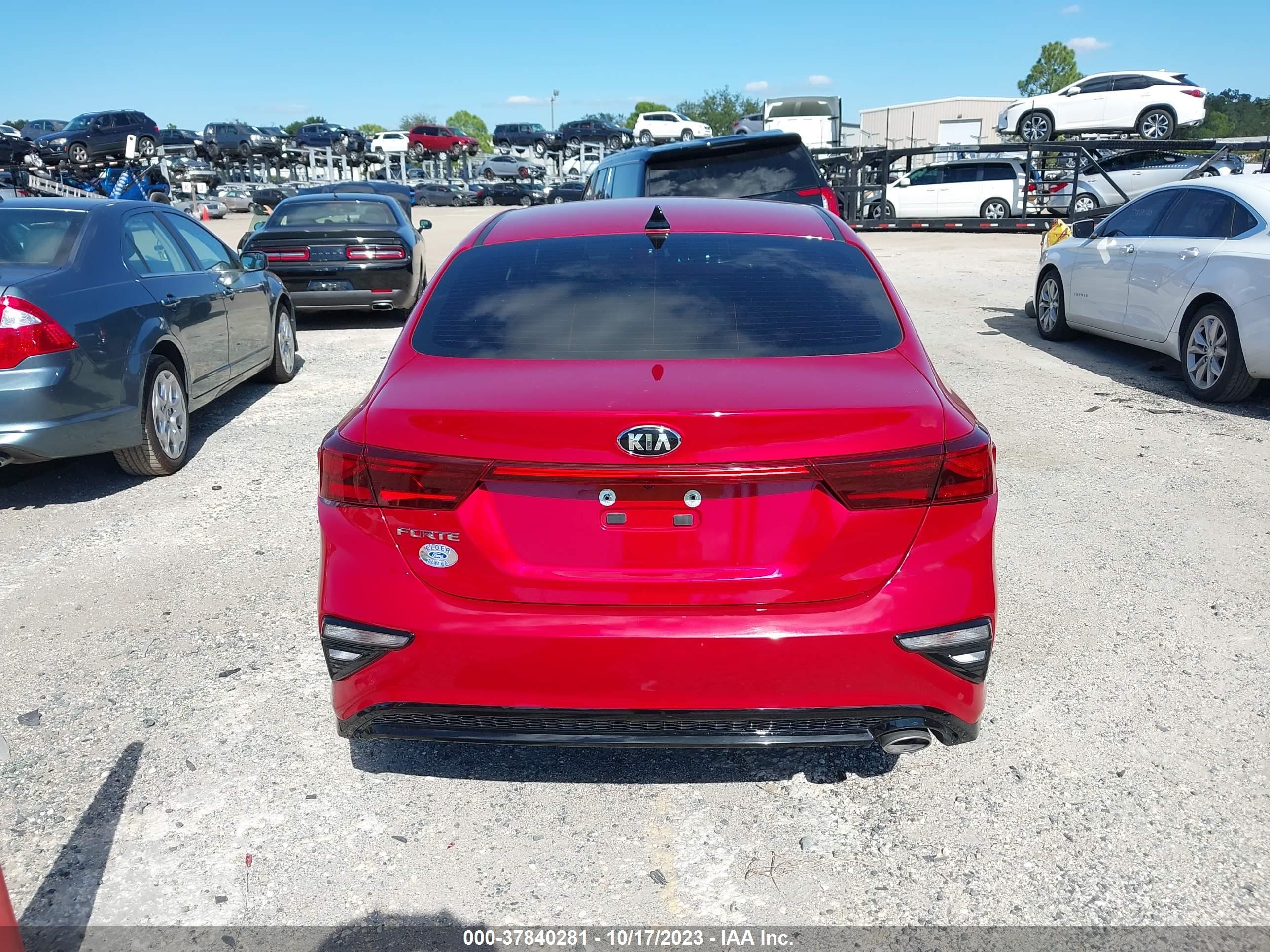 Photo 15 VIN: 3KPF24AD4ME266888 - KIA FORTE 