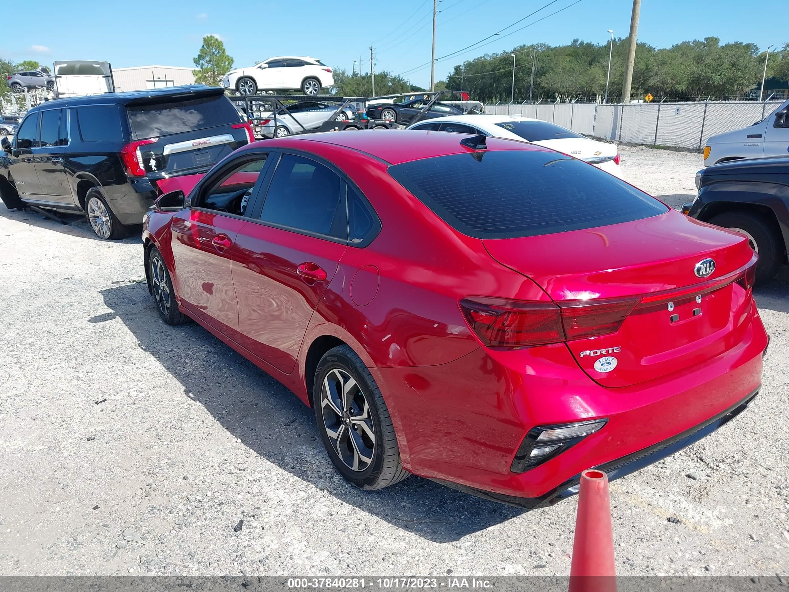 Photo 2 VIN: 3KPF24AD4ME266888 - KIA FORTE 