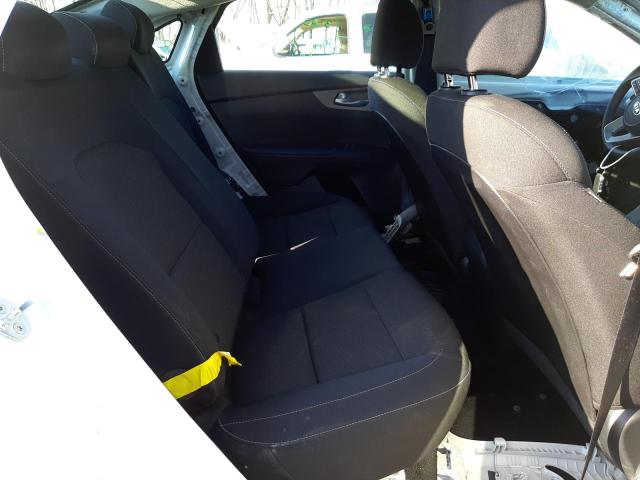 Photo 9 VIN: 3KPF24AD4ME280998 - KIA FORTE FE 