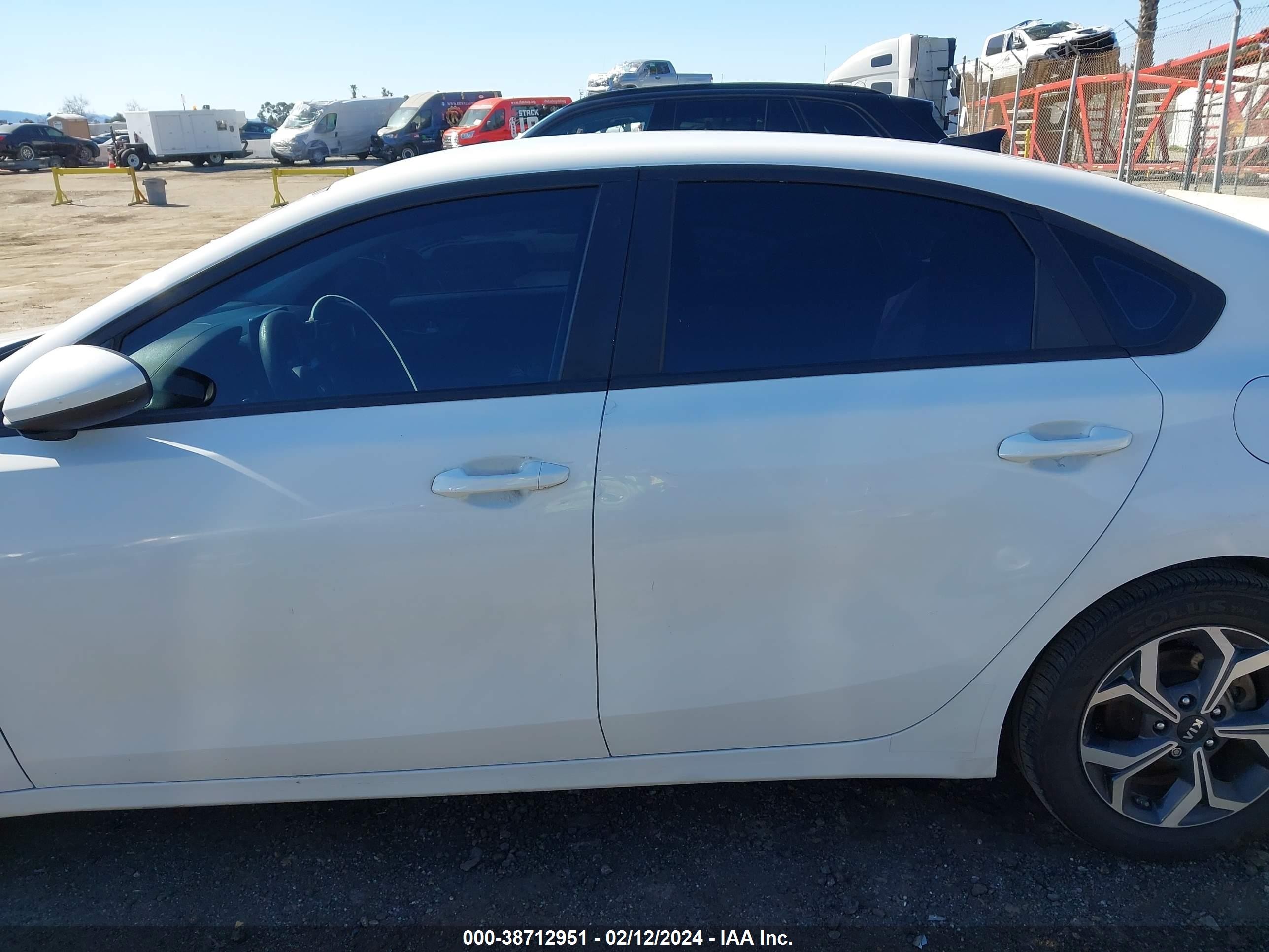 Photo 14 VIN: 3KPF24AD4ME290155 - KIA FORTE 