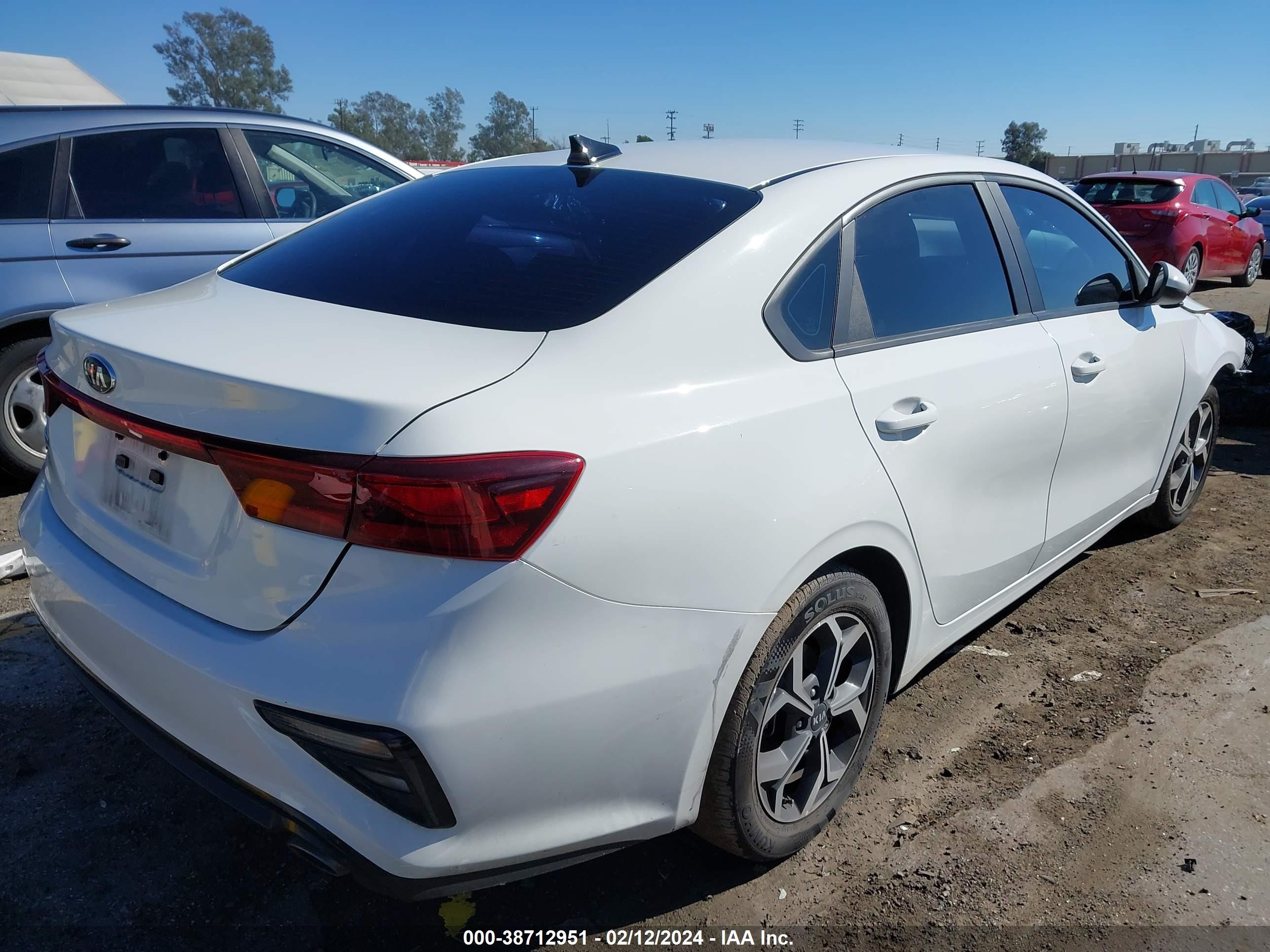 Photo 3 VIN: 3KPF24AD4ME290155 - KIA FORTE 