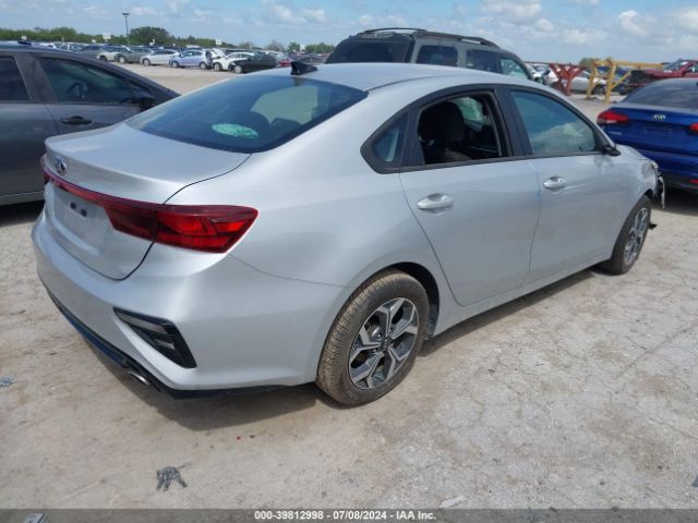 Photo 3 VIN: 3KPF24AD4ME307603 - KIA FORTE 