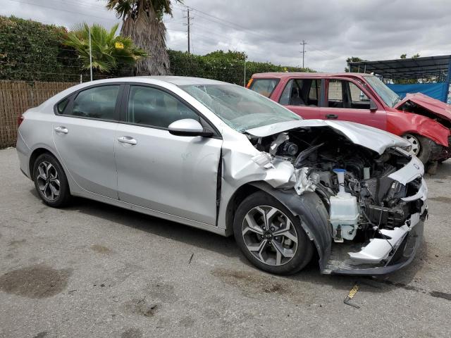 Photo 3 VIN: 3KPF24AD4ME317077 - KIA FORTE FE 