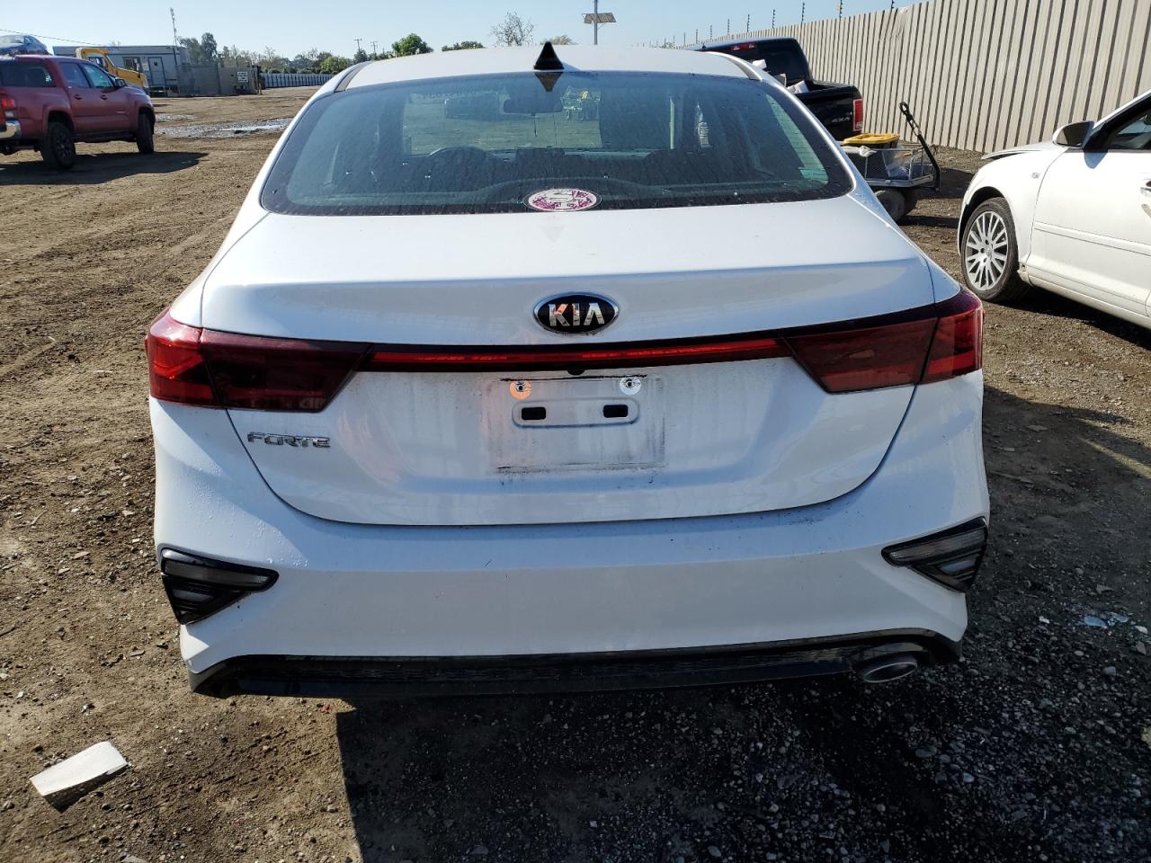 Photo 5 VIN: 3KPF24AD4ME348202 - KIA FORTE 