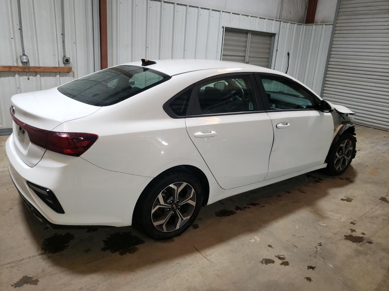 Photo 2 VIN: 3KPF24AD4ME354646 - KIA FORTE 